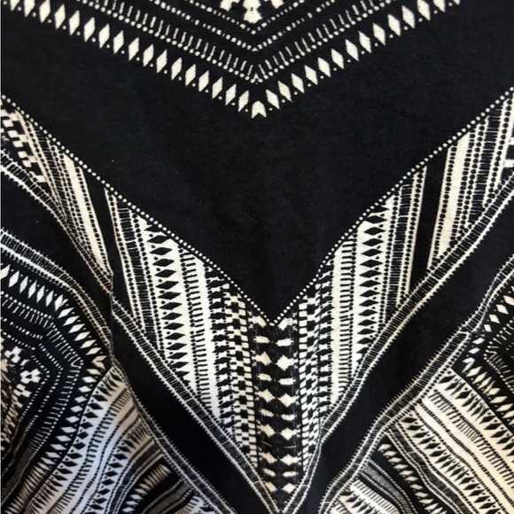 H&M Geometric bodycon crew neck dress - Picture 2 of 6